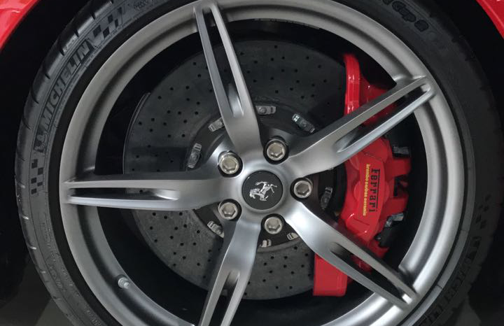 Ferrari F458 Speciale 2015 completo