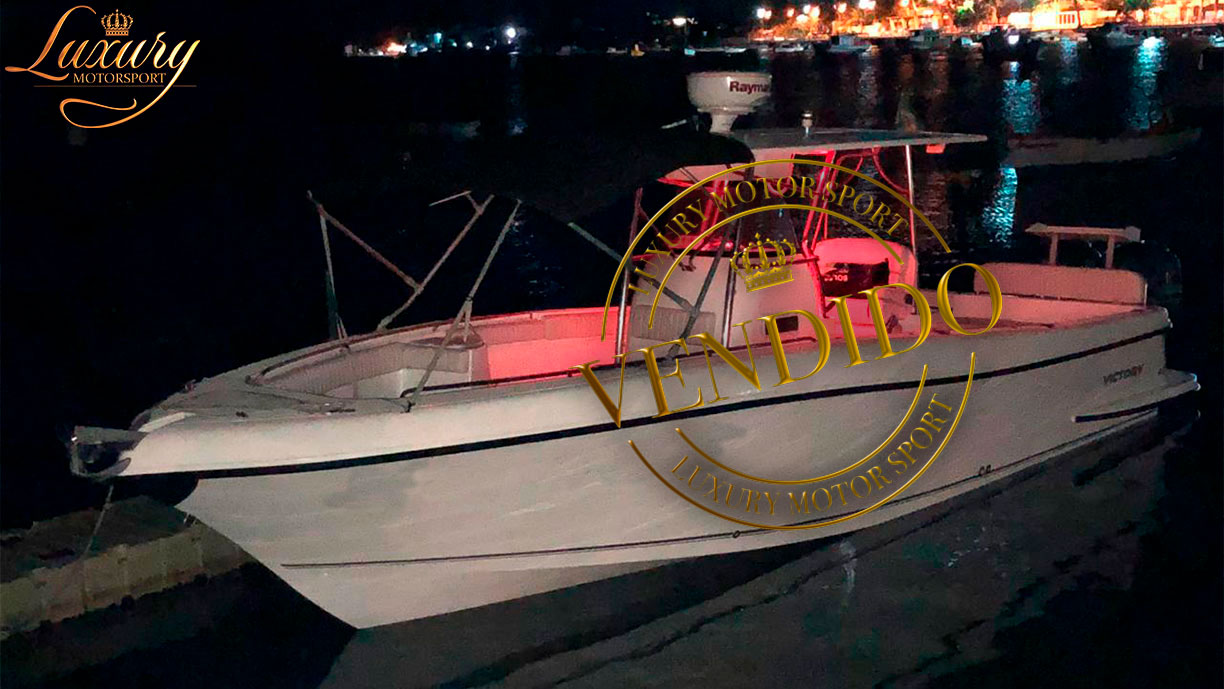 Lancha de Pesca Victory 300