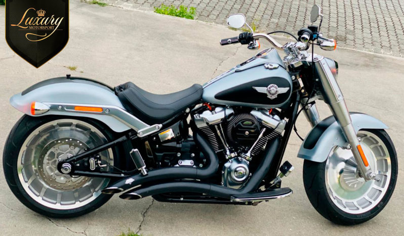 Harley-Davidson FatBoy 2020 completo