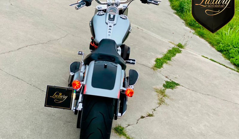 Harley-Davidson FatBoy 2020 completo
