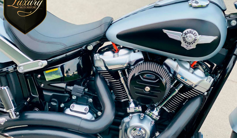 Harley-Davidson FatBoy 2020 completo