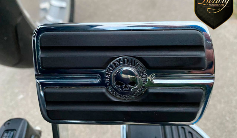 Harley-Davidson FatBoy 2020 completo
