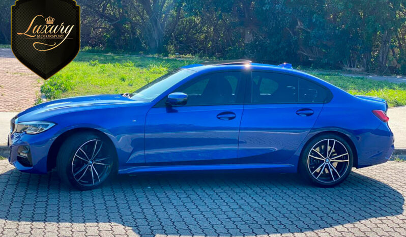 BMW 330i 2020 Azul M-Sport completo