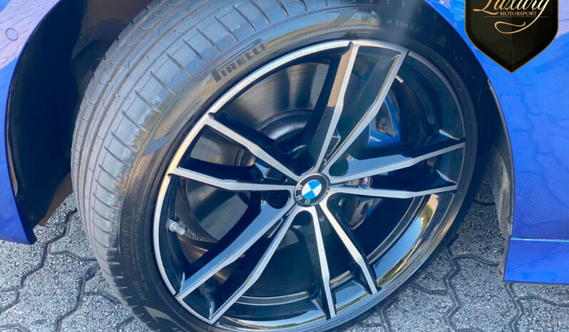 BMW 330i 2020 Azul M-Sport completo