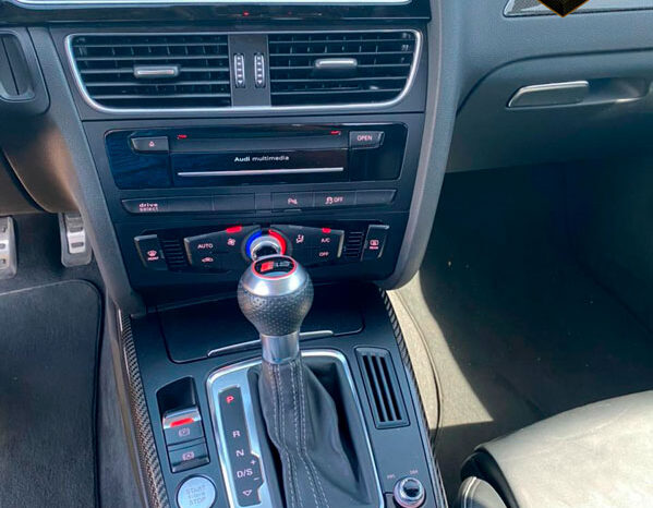 Audi RS4 Avant 2015 V8 Vermelha completo