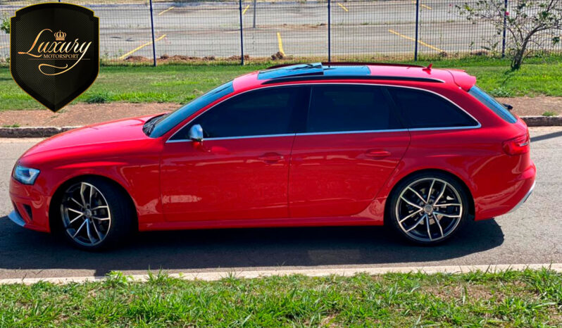 Audi RS4 Avant 2015 V8 Vermelha completo