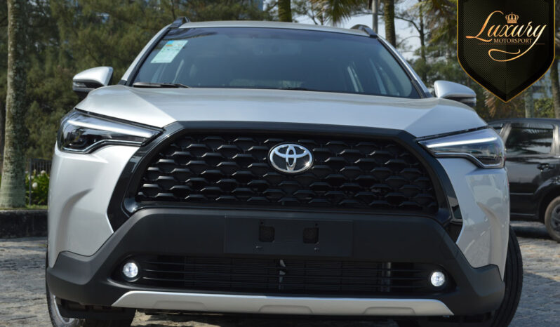 COROLLA CROSS 2022 XRE PRATA completo