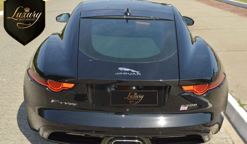 JAGUAR F-TYPE  P300 R-DYNAMIC 2019 completo