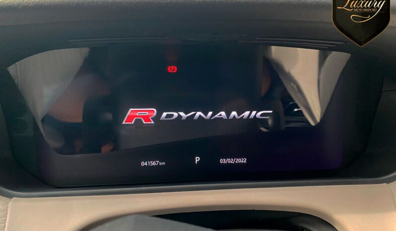VELAR P300  R-DYNAMIC SE 2019 completo