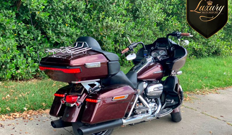ROAD GLIDE ULTRA 2018 TOURING completo