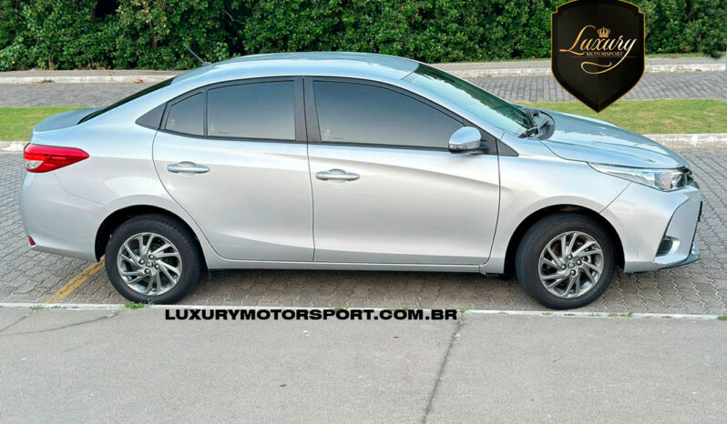 YARIS SEDAN 2024 XS PRATA completo
