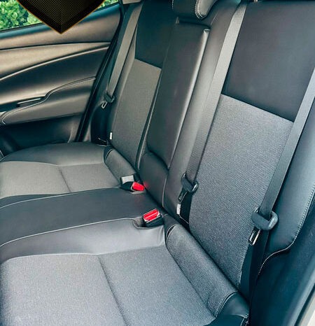 YARIS SEDAN 2024 XS PRATA completo