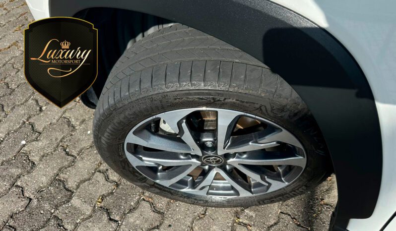 COROLLA CROSS 2023 XRE PEROLA completo