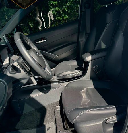 COROLLA CROSS 2023 XRE PEROLA completo