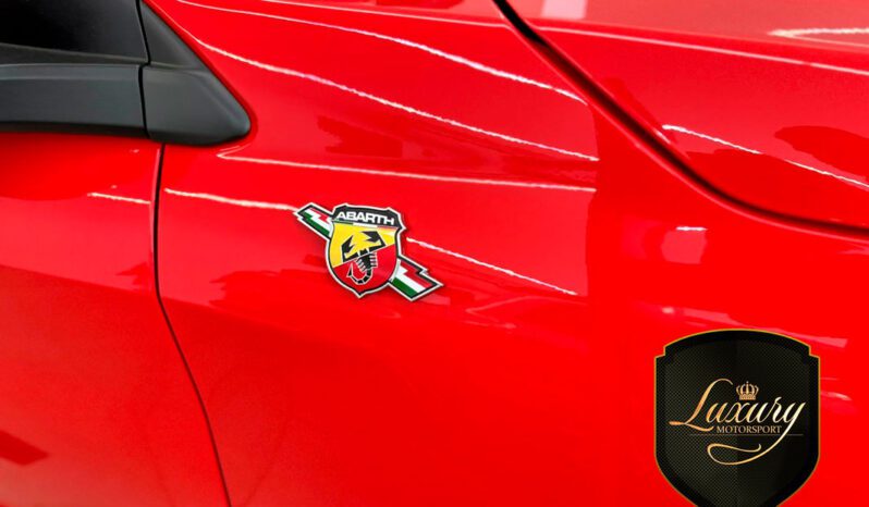 FASTBACK ABARTH 2025 VERMELHO completo