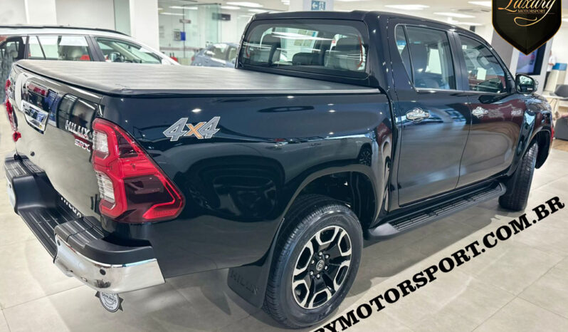 HILUX 2026 SRX PLUS 4X4 DIESEL completo