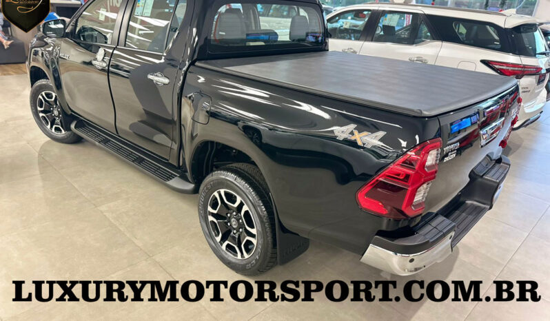 HILUX 2026 SRX PLUS 4X4 DIESEL completo