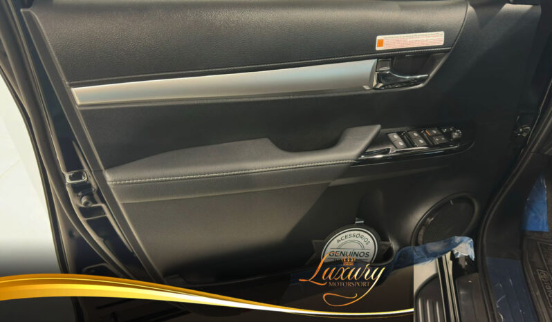 HILUX 2026 SRX PLUS 4X4 DIESEL completo