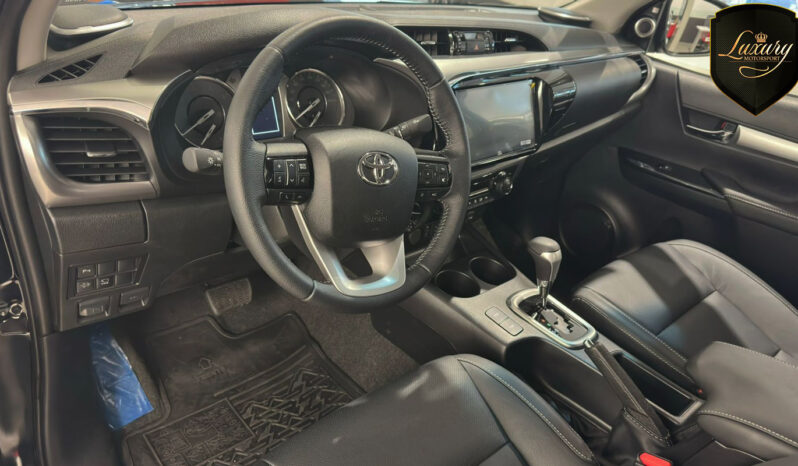 HILUX 2026 SRX PLUS 4X4 DIESEL completo