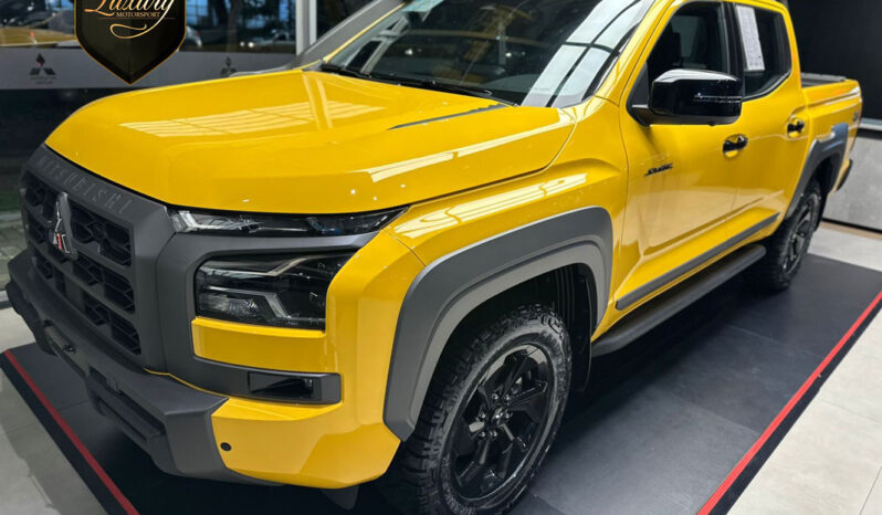 TRITON SAVANA AMARELA completo