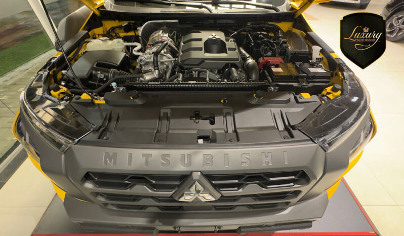 TRITON SAVANA AMARELA completo