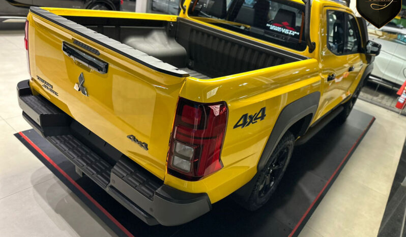 TRITON SAVANA AMARELA completo