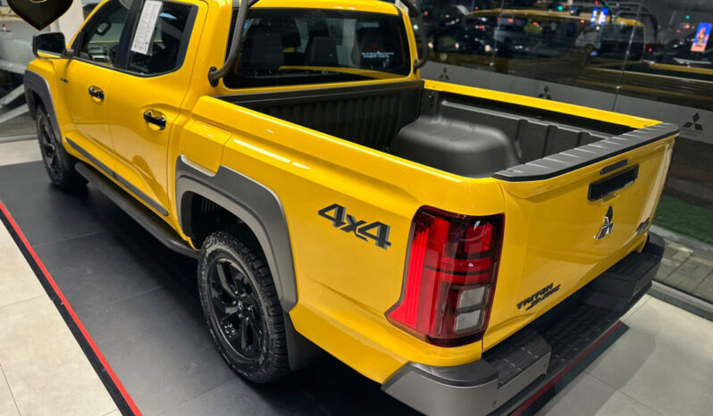 TRITON SAVANA AMARELA completo