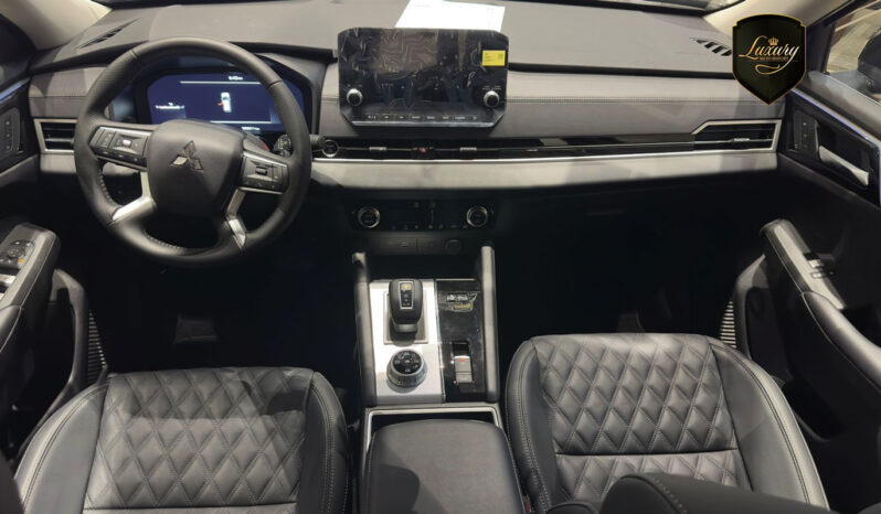 OUTLANDER 2026 PHEV SIGNATURE PLUGIN completo