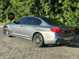 BMW 540i M SPORT 2018 completo
