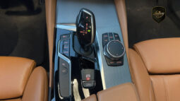 BMW 540i M SPORT 2018 completo
