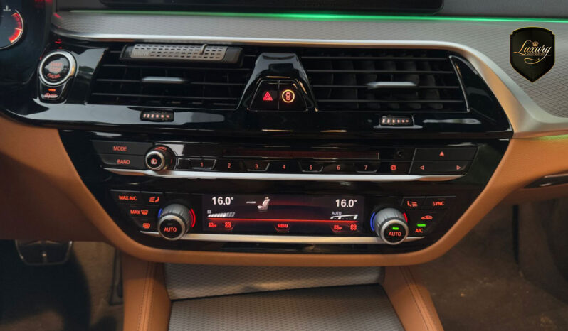 BMW 540i M SPORT 2018 completo