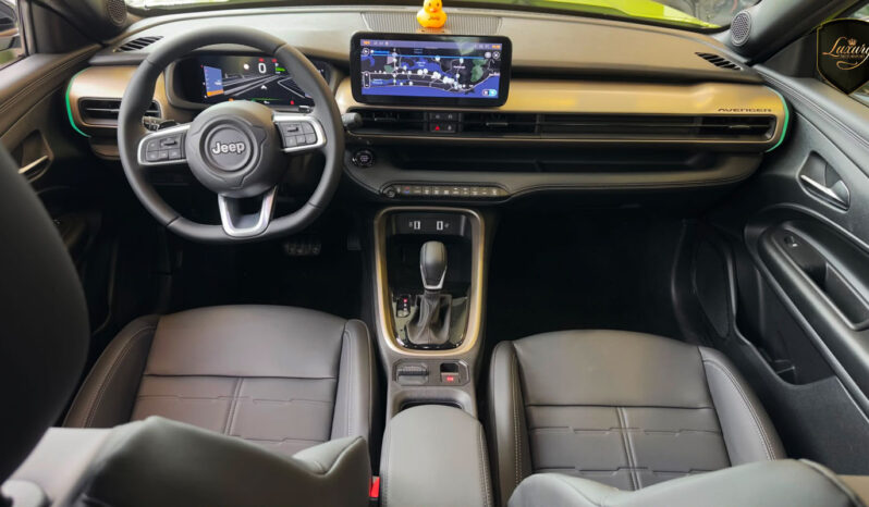 JEEP AVENGER 2027 MHEV LIMITED completo